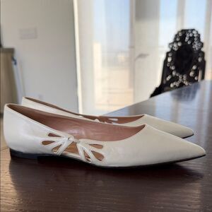 Chic Cream Women's Flats with Cutout Design
